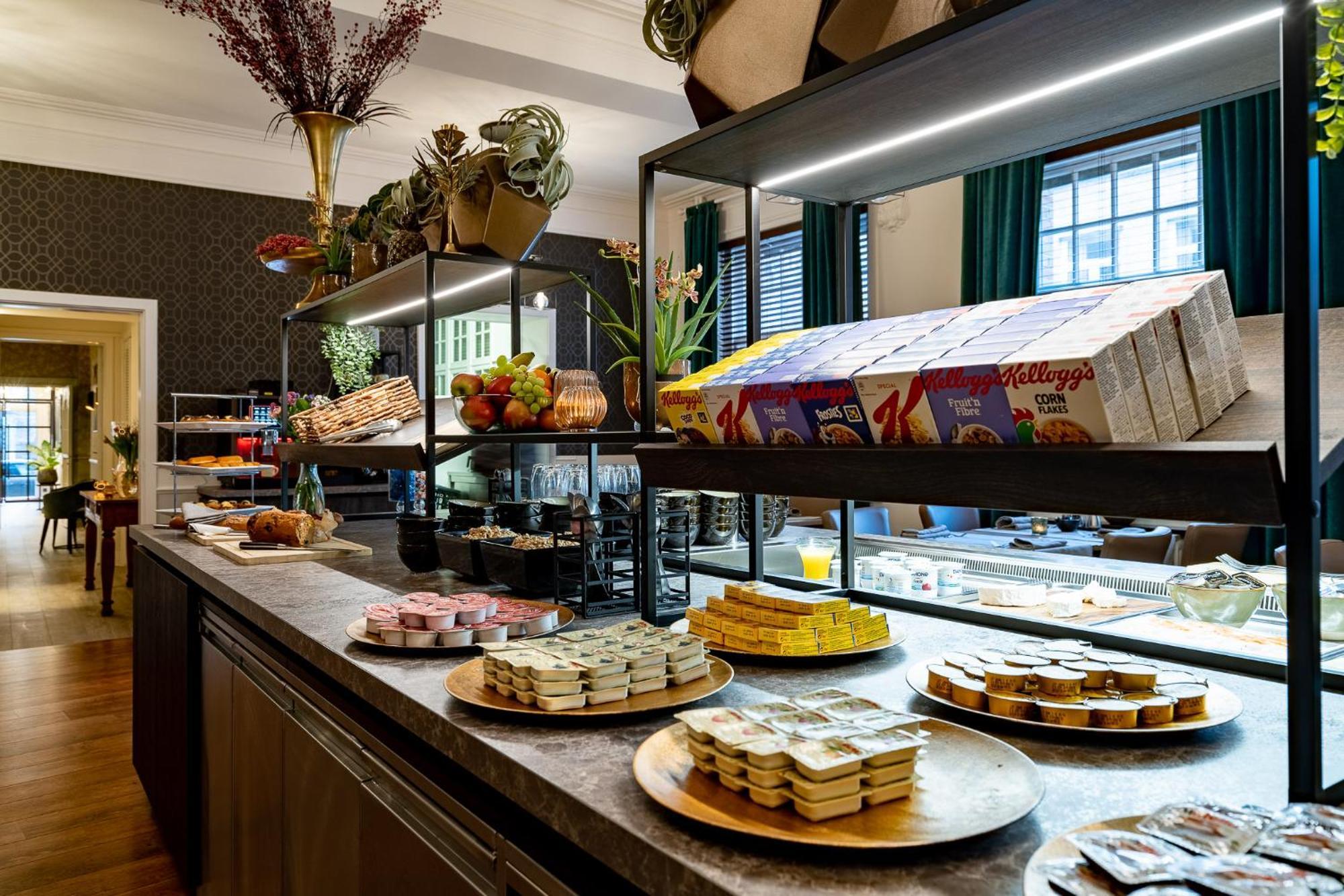 Hotel Asiris