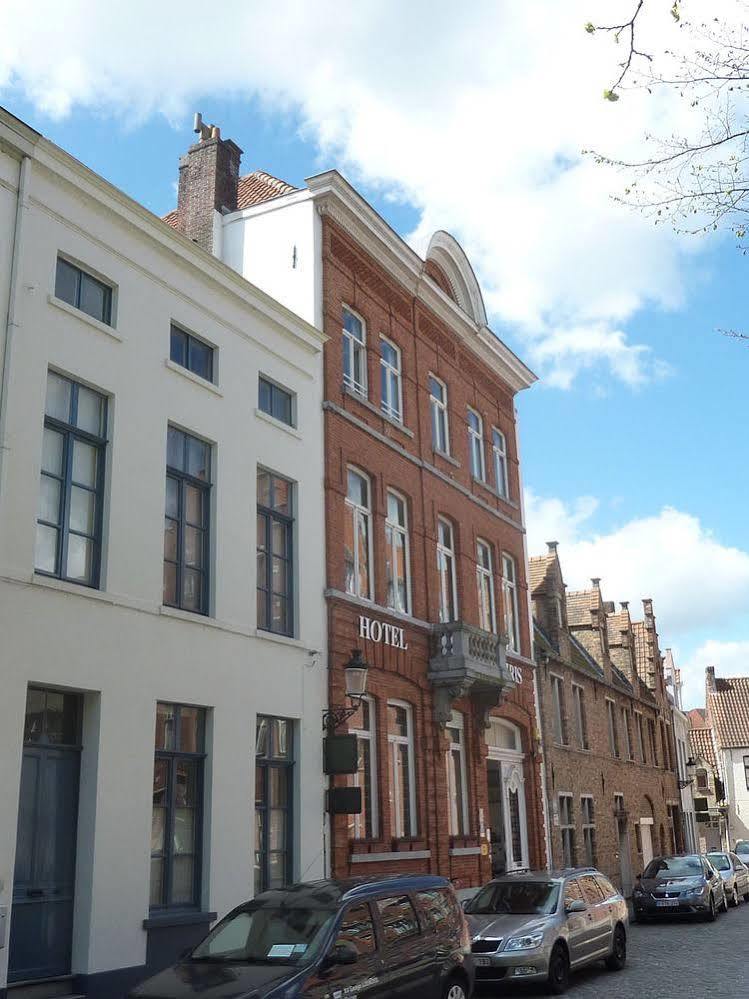 Hotel Asiris