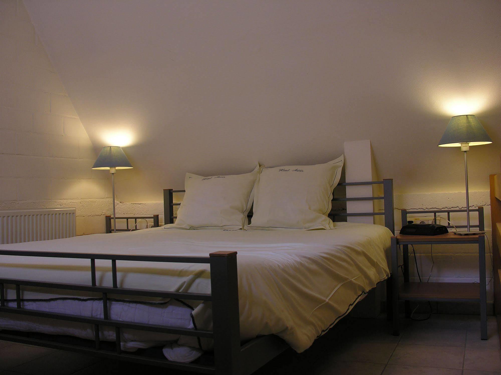 Asiris Hotel 2*