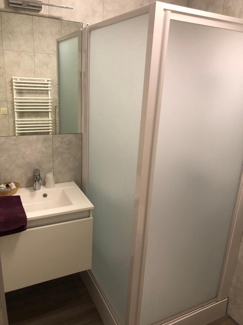 Asiris Hotel 2*