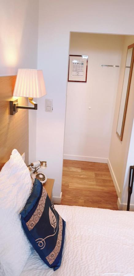 Asiris Hotel